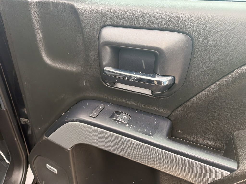 Used 2018 Chevrolet Silverado 1500 LT w/ Midnight Edition image 29