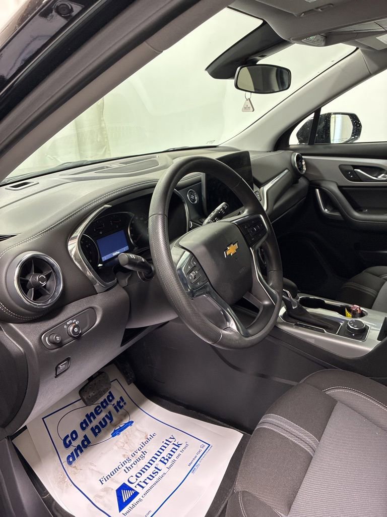 Used 2025 Chevrolet Blazer LT AWD/4WD image 11