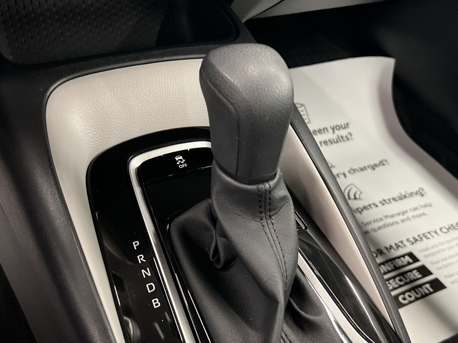 Used 2025 Toyota Corolla LE FWD image 18