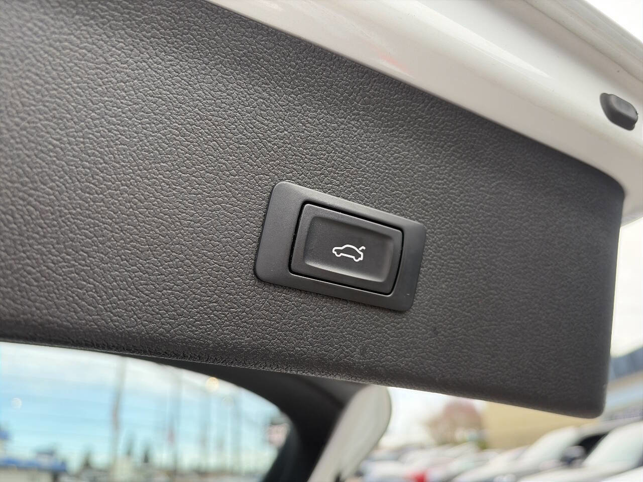 Used 2013 Audi A4 Prestige w/ Prestige Pkg image 11