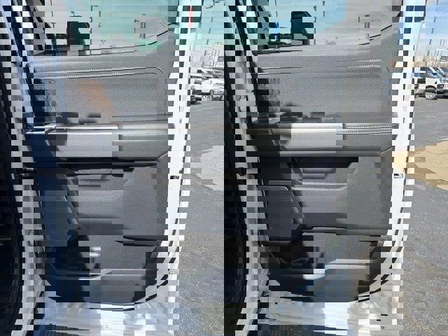 New 2026 Ford F250 Lariat w/ Black Appearance Package image 35