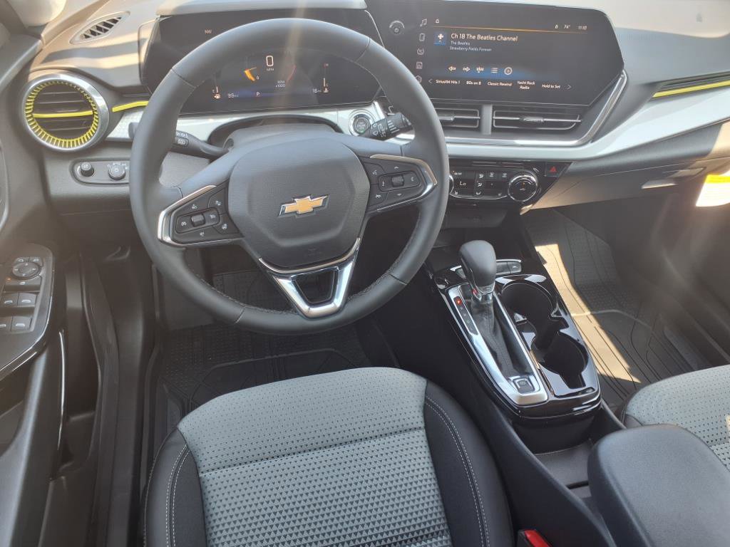 New 2025 Chevrolet Trax LT w/ LT Convenience Package image 7