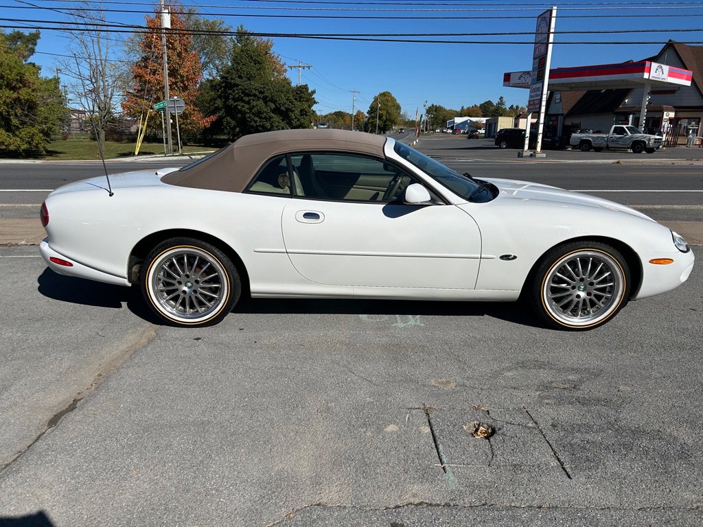 Used 1998 Jaguar XK8 Convertible image 8
