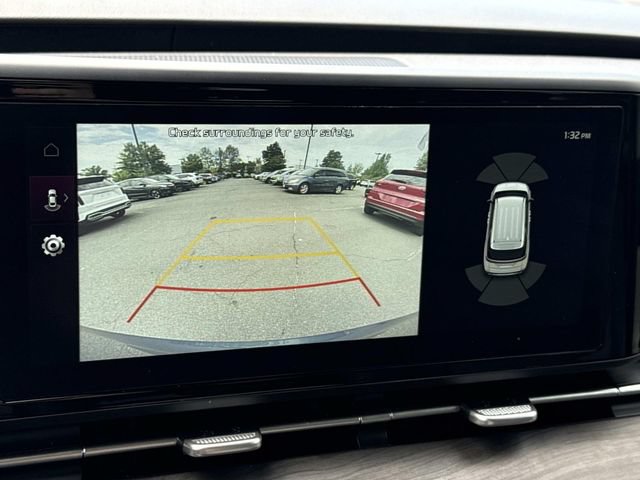 Used 2024 Kia Carnival EX FWD image 20