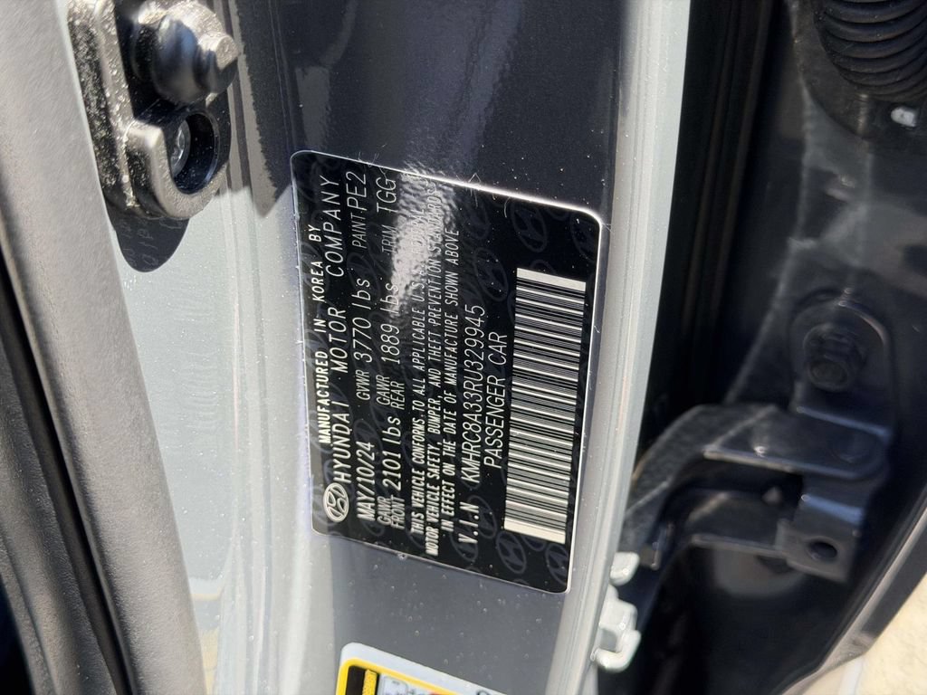 Certified 2024 Hyundai Venue SEL FWD image 21