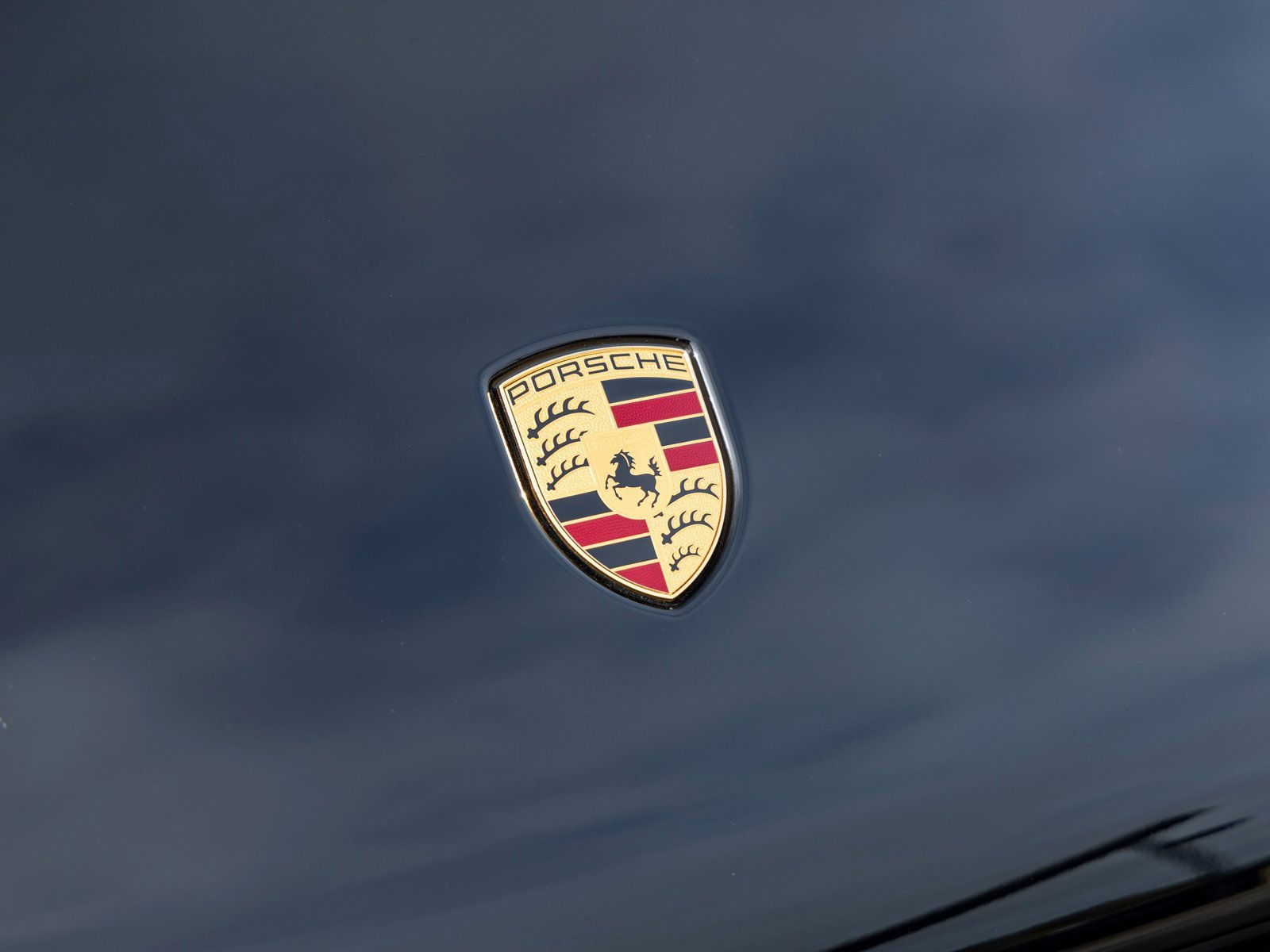 Certified 2025 Porsche Macan image 16