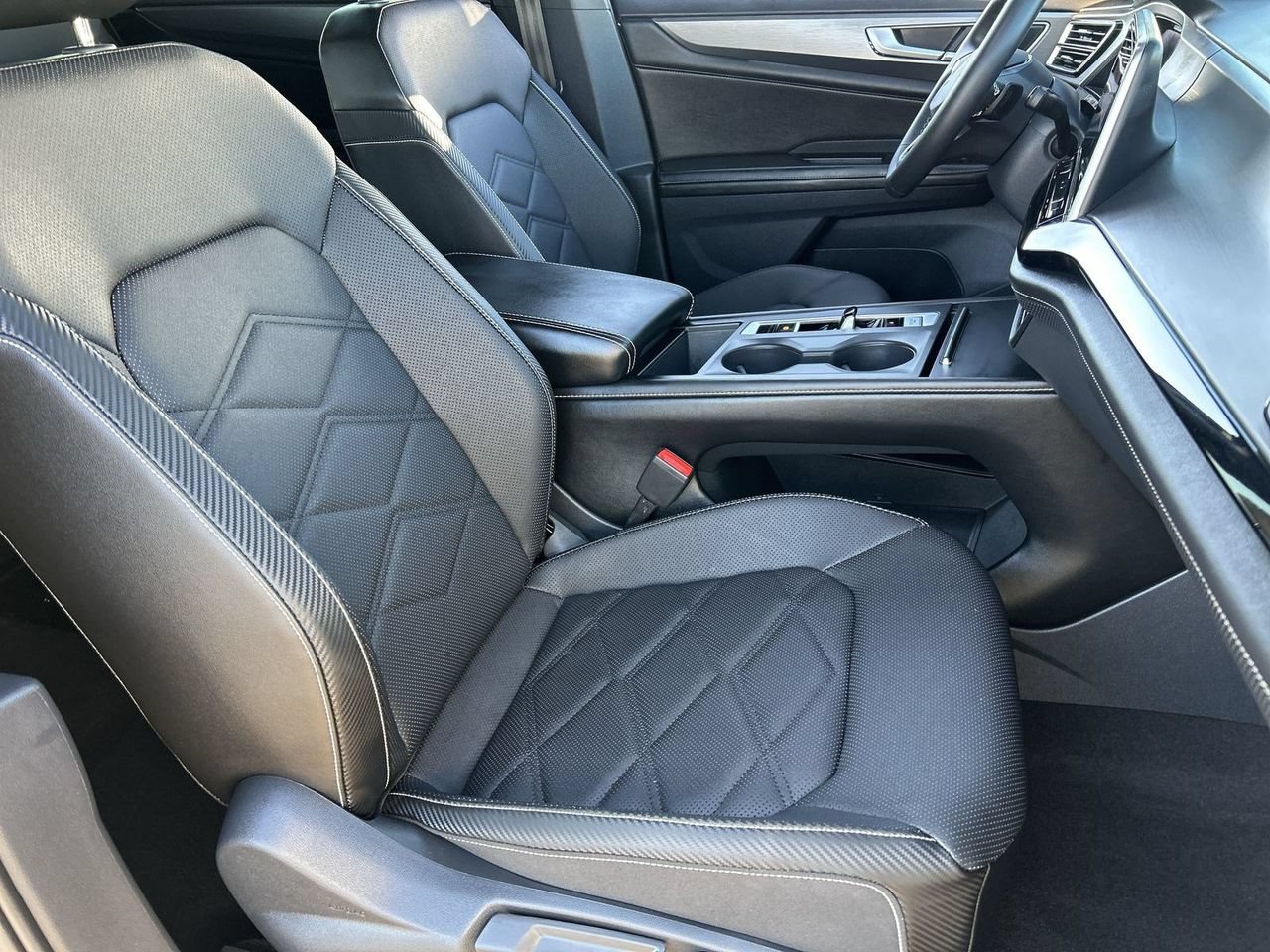 Used 2024 Volkswagen Atlas Cross Sport SE FWD image 8