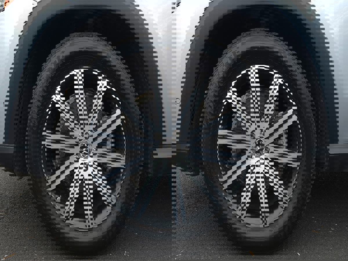 Used 2024 Mercedes-Benz GLE 350 4MATIC SUV image 67