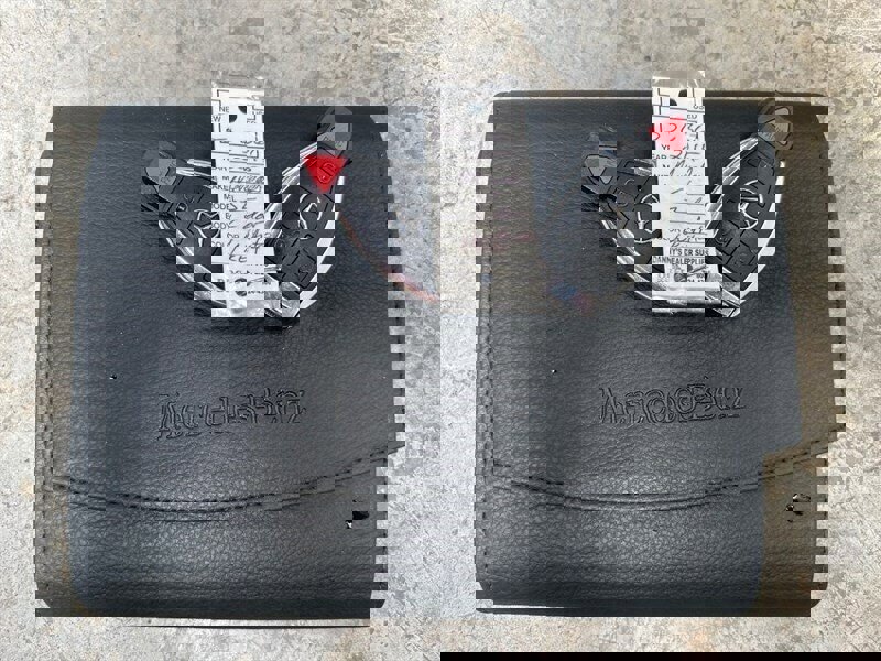 Used 2015 Mercedes-Benz SL 550 w/ White Arrow Edition image 25