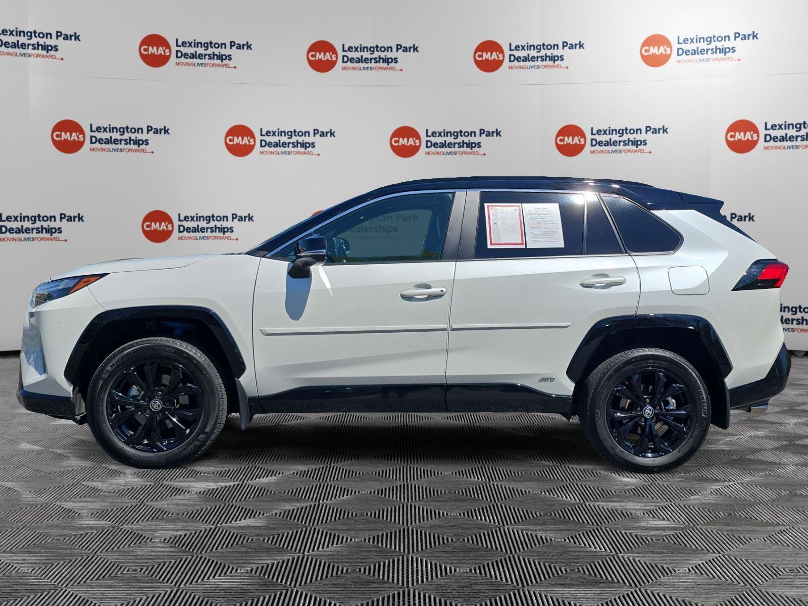 Used 2022 Toyota RAV4 XSE w/ XSE Grade Weather Package AWD/4WD image 4