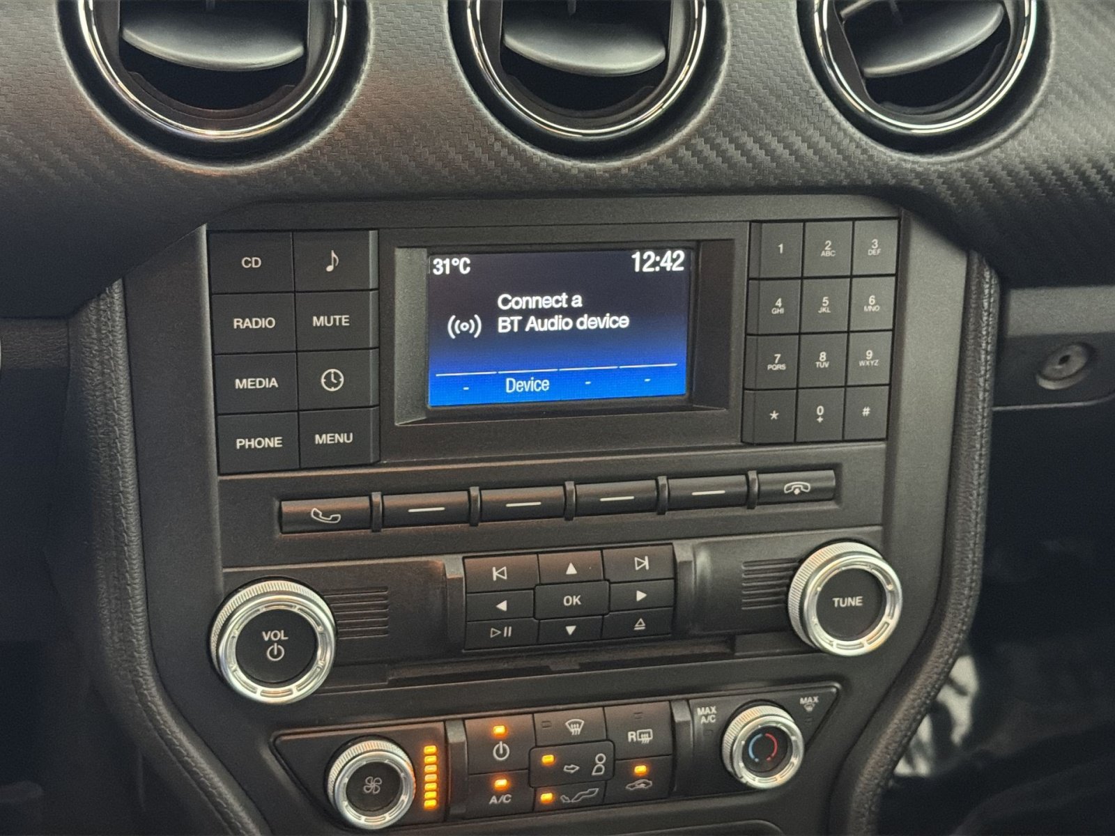 Used 2016 Ford Mustang Convertible RWD image 18