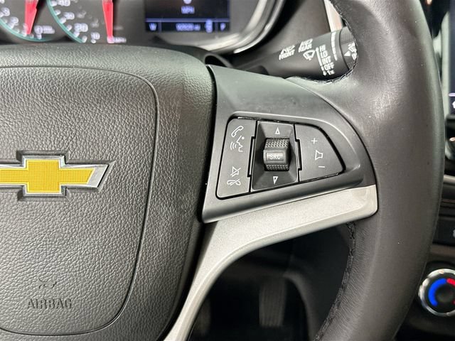 Used 2020 Chevrolet Trax LT w/ LT Convenience Package AWD/4WD image 22