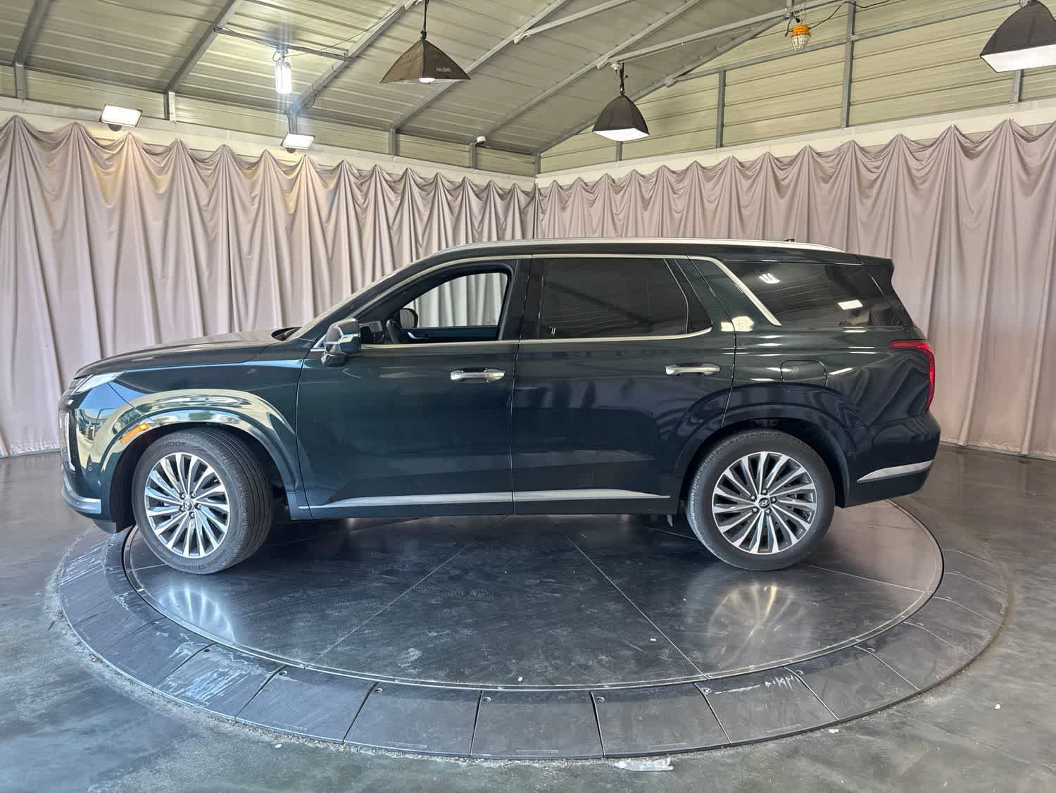 Used 2025 Hyundai Palisade Calligraphy FWD image 8
