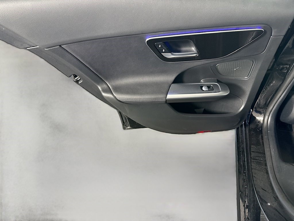 Used 2025 Mercedes-Benz C 300 Sedan image 25
