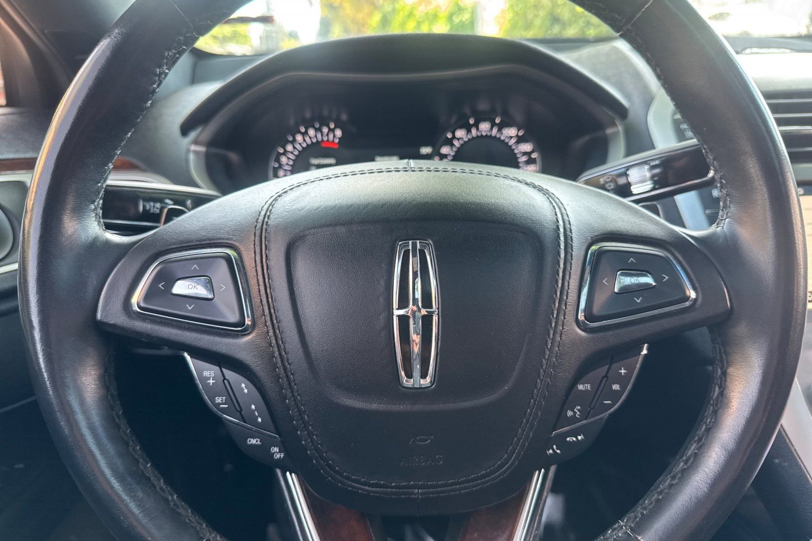 Used 2019 Lincoln MKZ Reserve FWD image 23