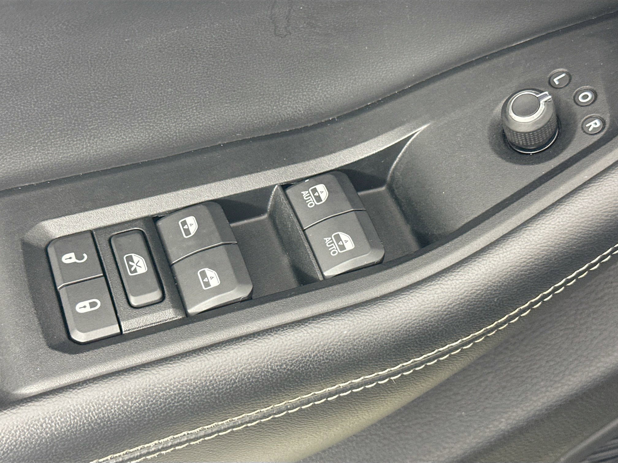 Used 2023 Jeep Grand Cherokee Altitude image 17