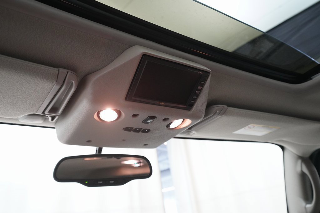 Used 2003 HUMMER H2 w/ Preferred Equipment Group image 31