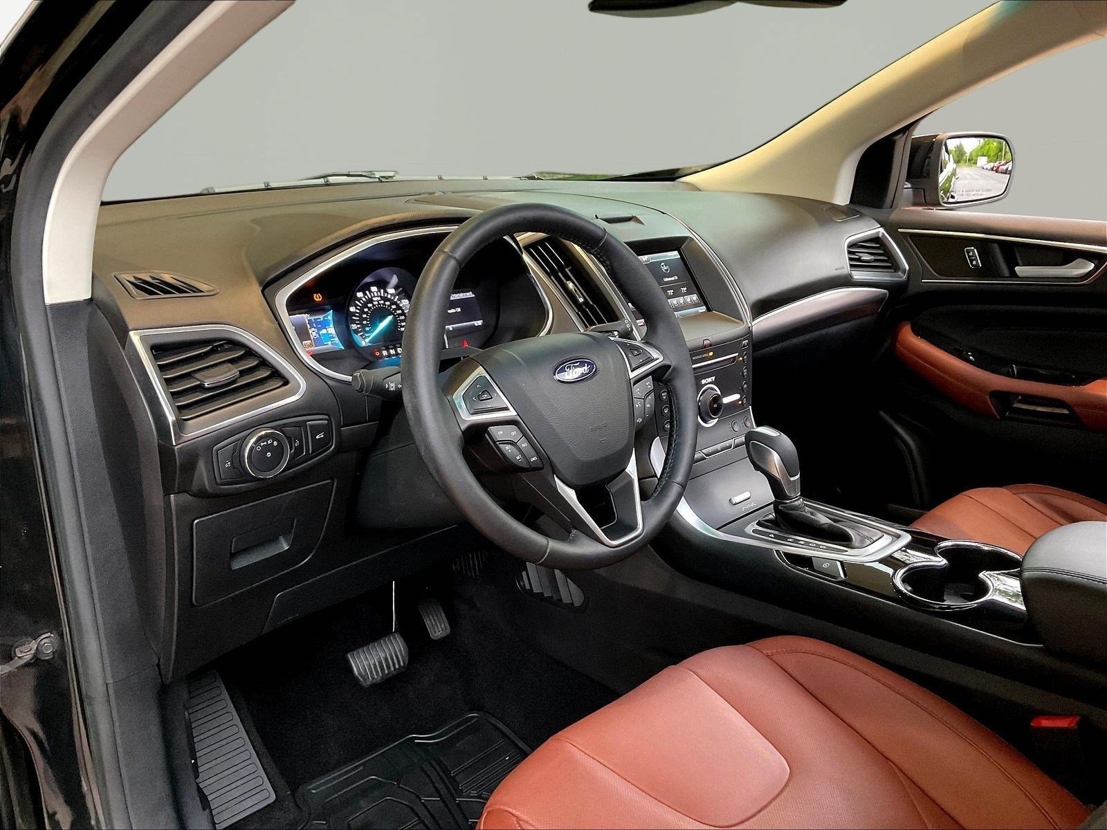 Used 2015 Ford Edge Titanium w/ Equipment Group 302A FWD image 16