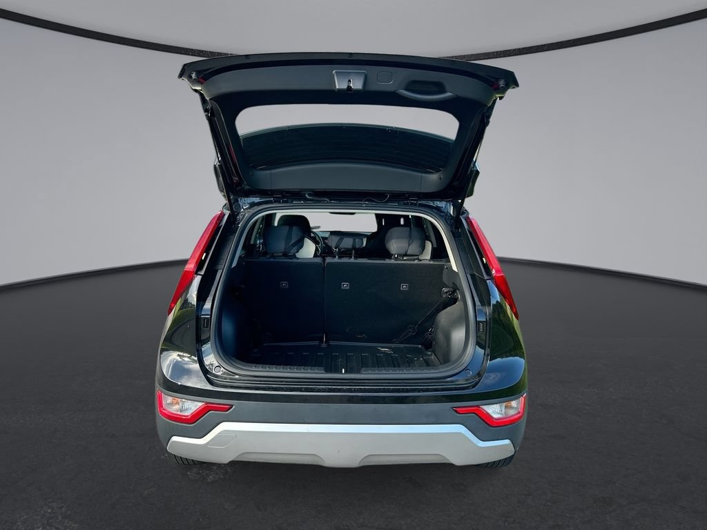 Used 2024 Kia Niro LX FWD image 28