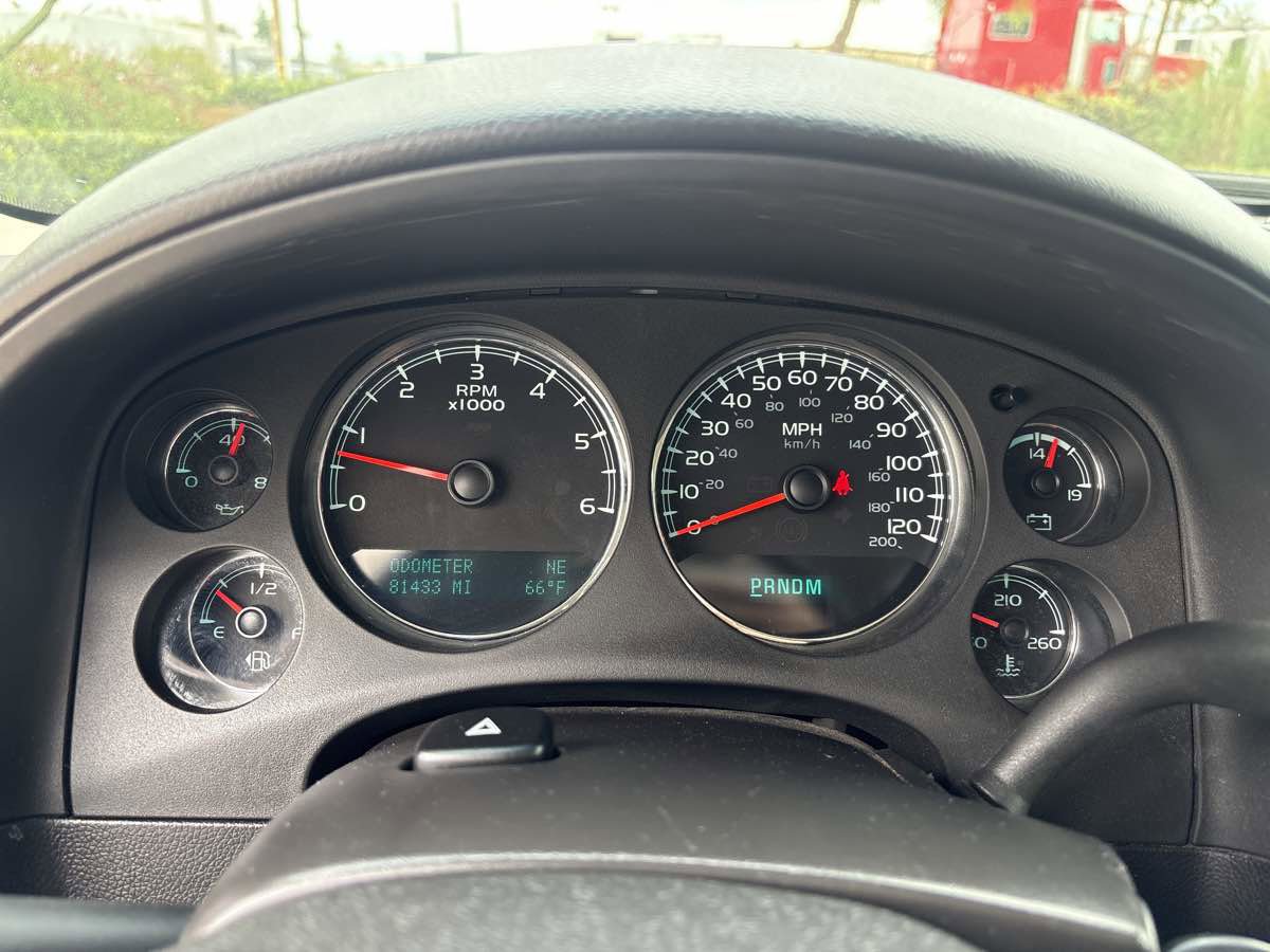 Used 2013 Chevrolet Avalanche LS AWD/4WD image 25