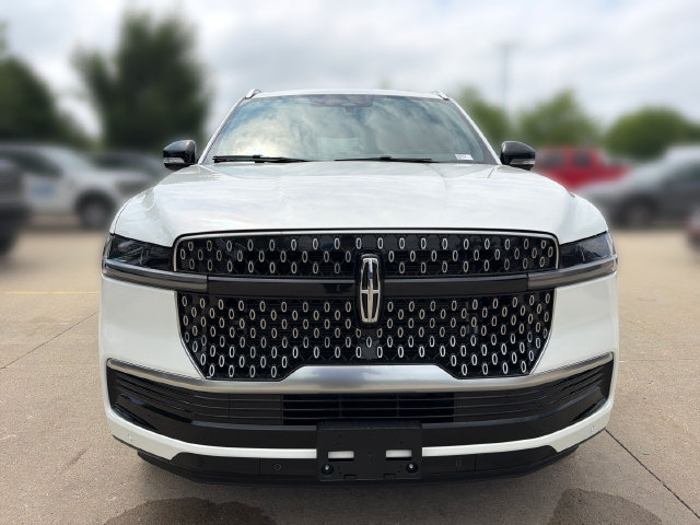 New 2026 Lincoln Navigator L Reserve AWD/4WD image 12