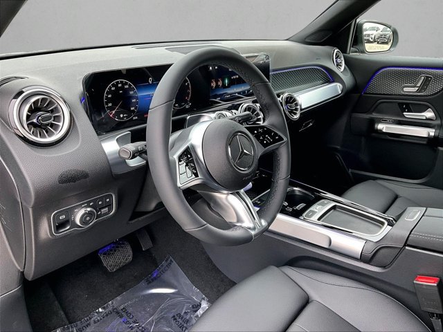 New 2026 Mercedes-Benz GLB 250 image 8