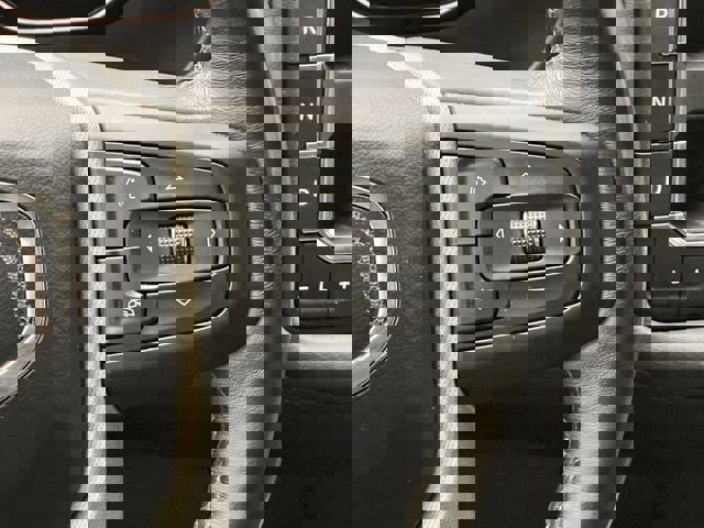 Used 2021 GMC Yukon Denali w/ Denali Premium Package image 14