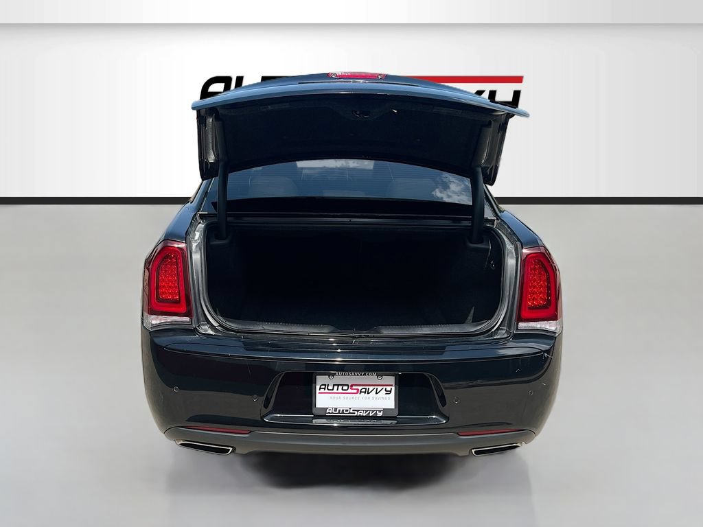 Used 2022 Chrysler 300 Touring L w/ Comfort Group RWD image 26