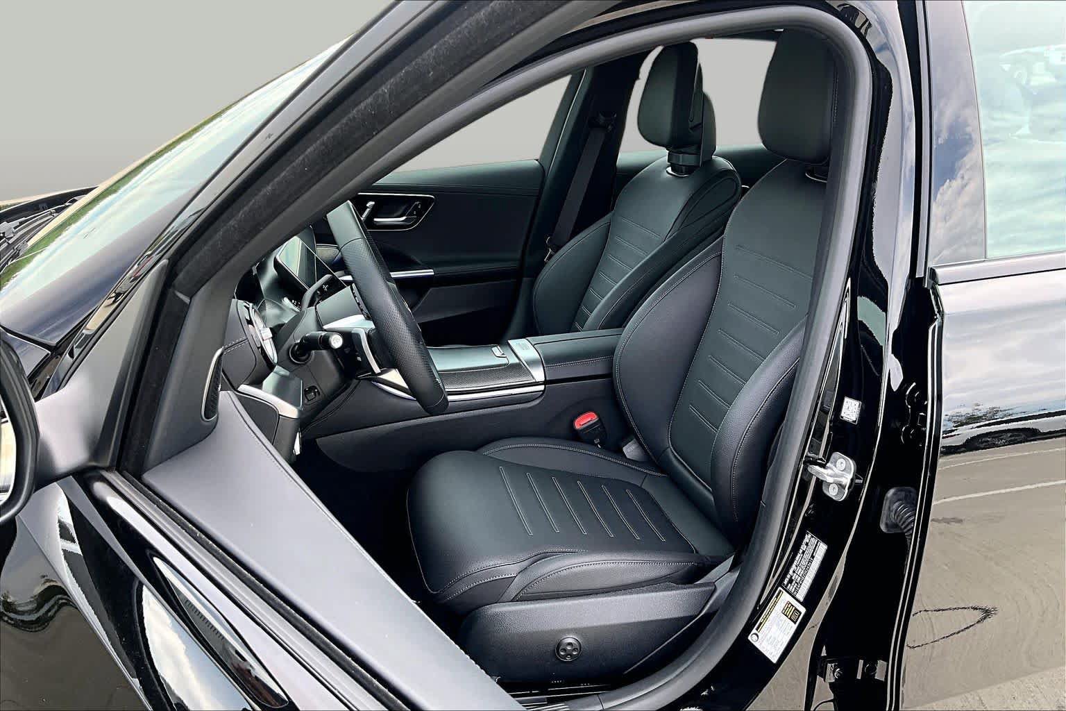 Used 2025 Mercedes-Benz C 300 4MATIC Sedan w/ AMG Line w/ Night Package image 8