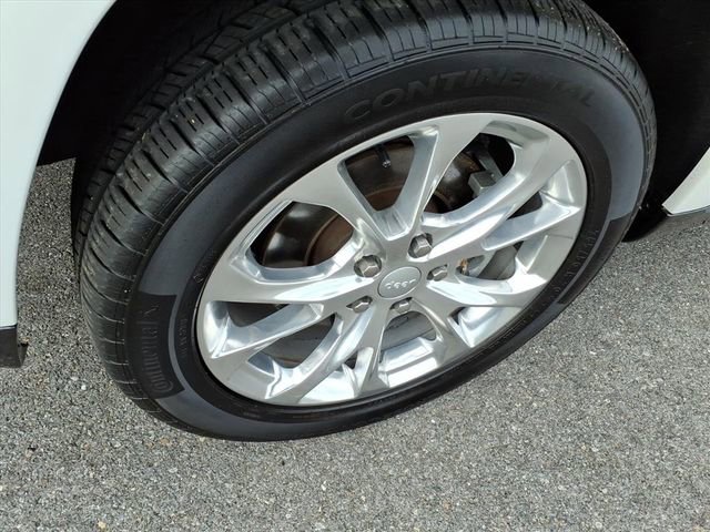 Used 2021 Jeep Grand Cherokee Summit AWD/4WD image 14