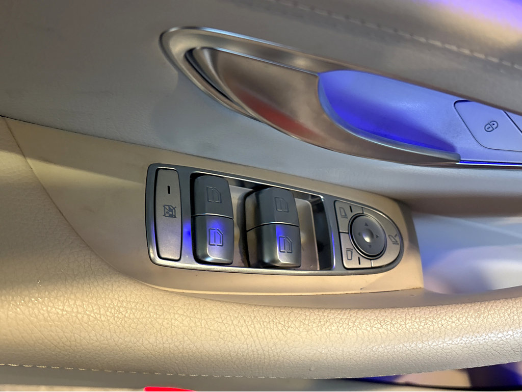 Used 2017 Mercedes-Benz E 300 4MATIC image 29