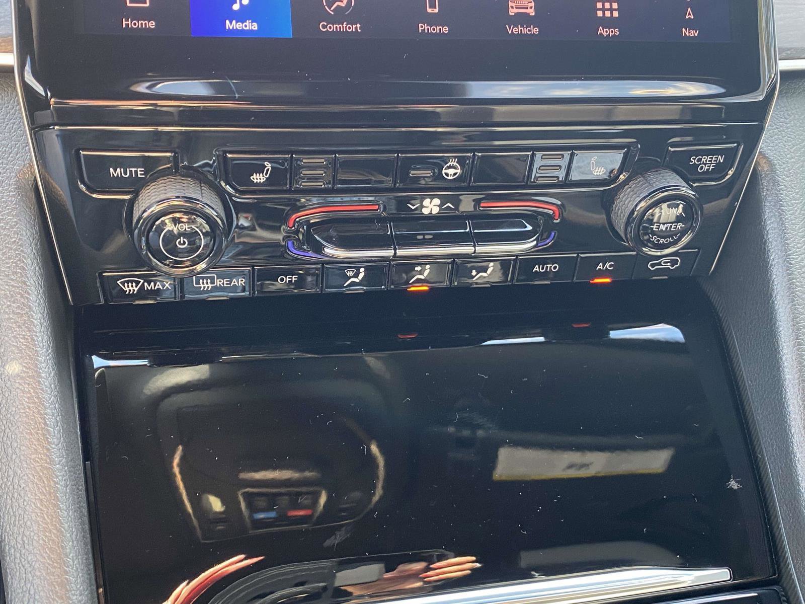 New 2025 Jeep Grand Cherokee Limited image 8