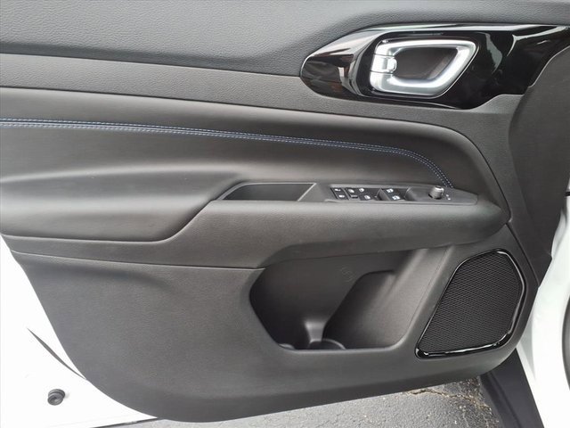 New 2026 Jeep Compass Latitude image 8