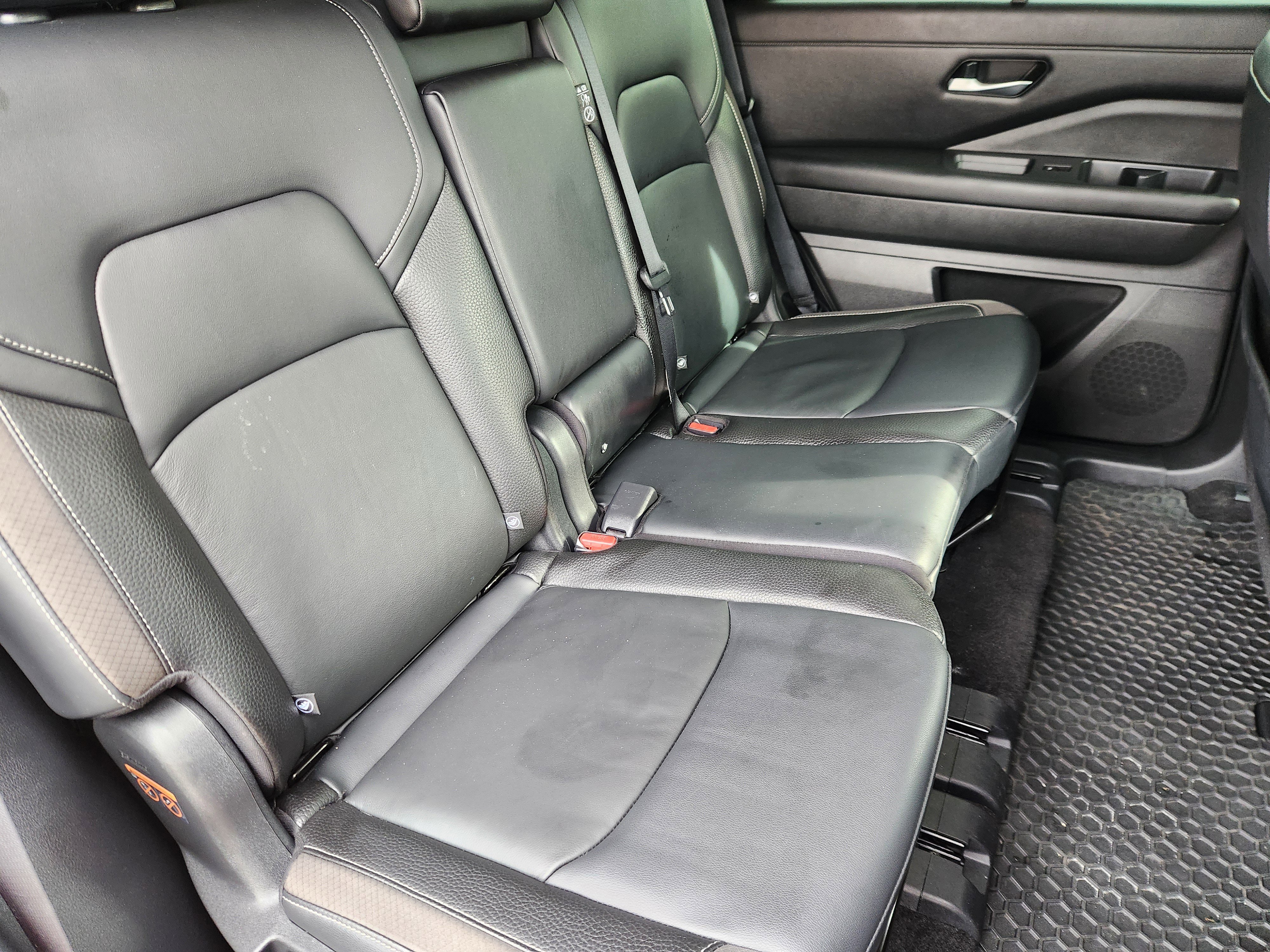 Used 2022 Nissan Pathfinder SL image 17