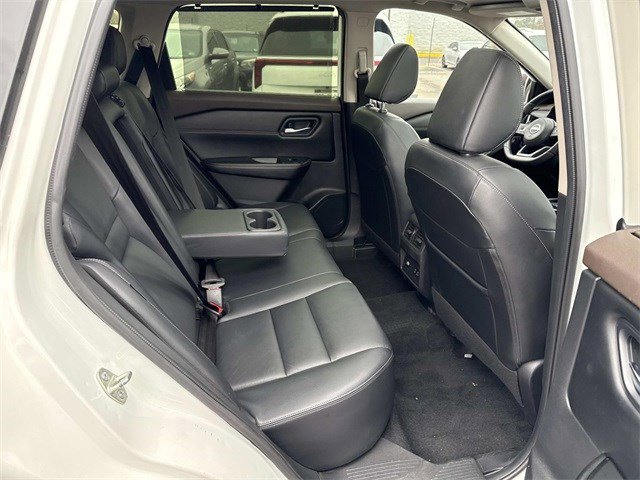 Used 2023 Nissan Rogue SL w/ SL Premium Package image 11