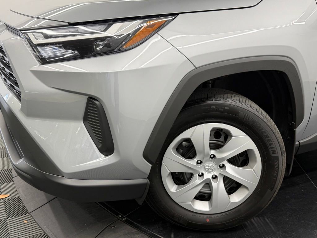 Certified 2025 Toyota RAV4 LE FWD image 5