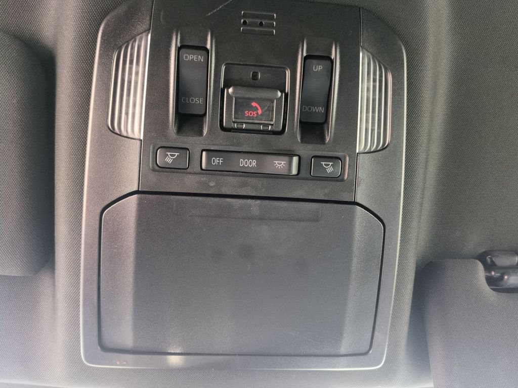 Used 2022 Toyota Highlander XSE AWD/4WD image 19