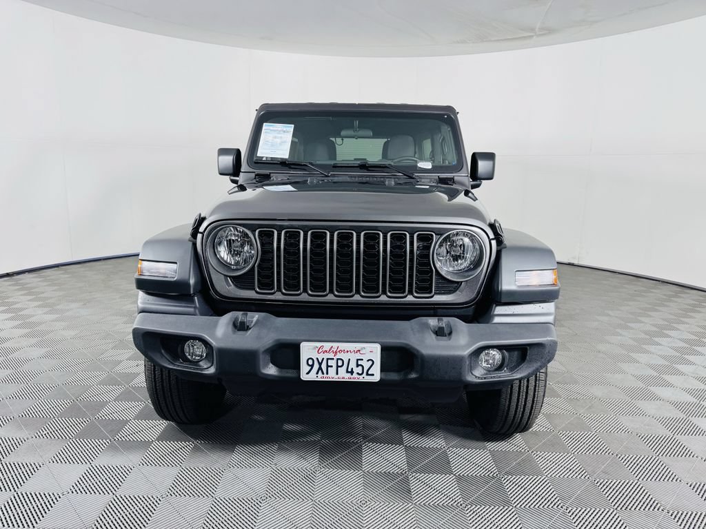 Used 2026 Jeep Wrangler Unlimited Sport AWD/4WD image 3