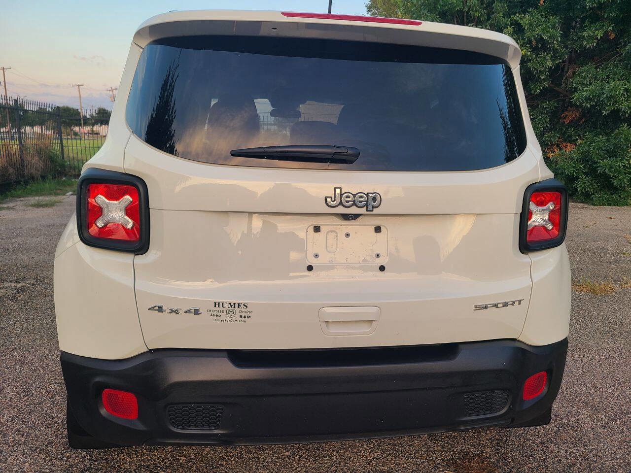 Used 2019 Jeep Renegade Sport w/ Sport Appearance Group AWD/4WD image 6