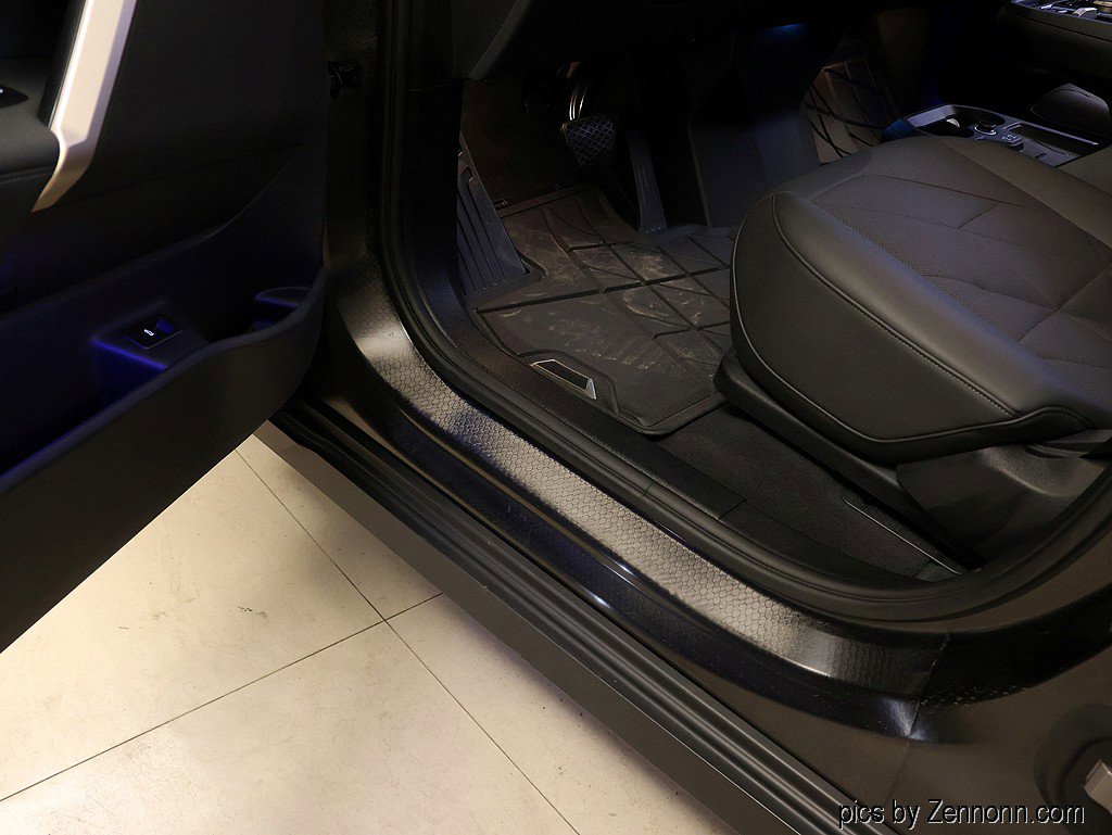 Certified 2025 BMW iX xDrive50 w/ Premium Package AWD/4WD image 29
