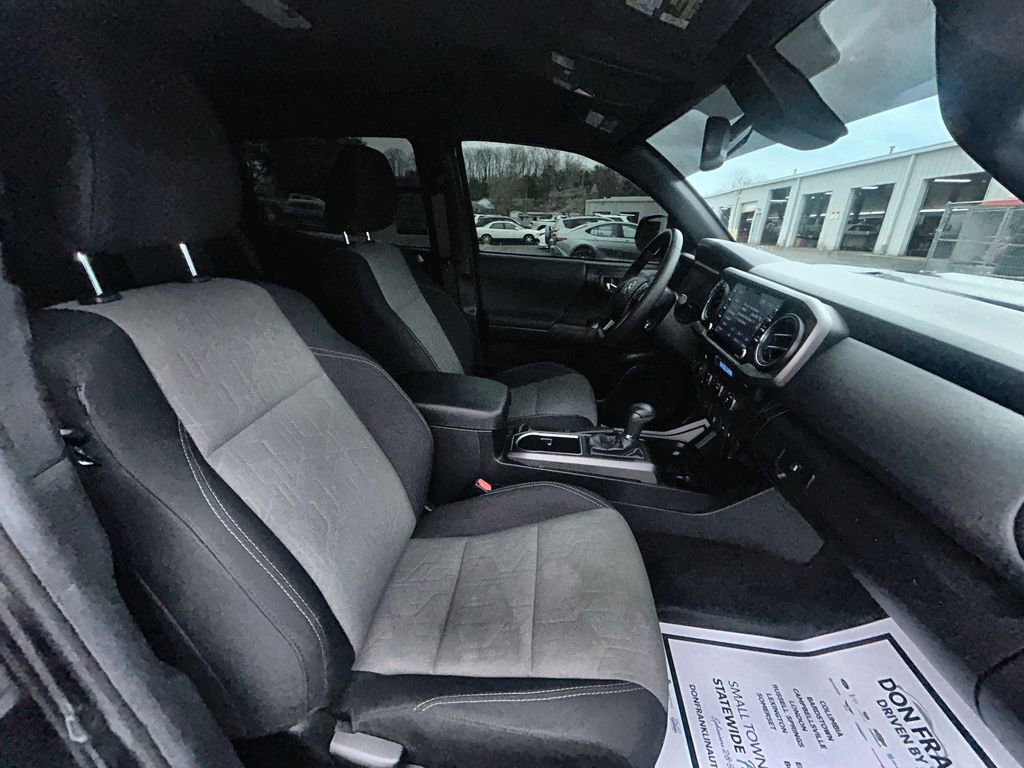 Used 2022 Toyota Tacoma TRD Sport AWD/4WD image 14