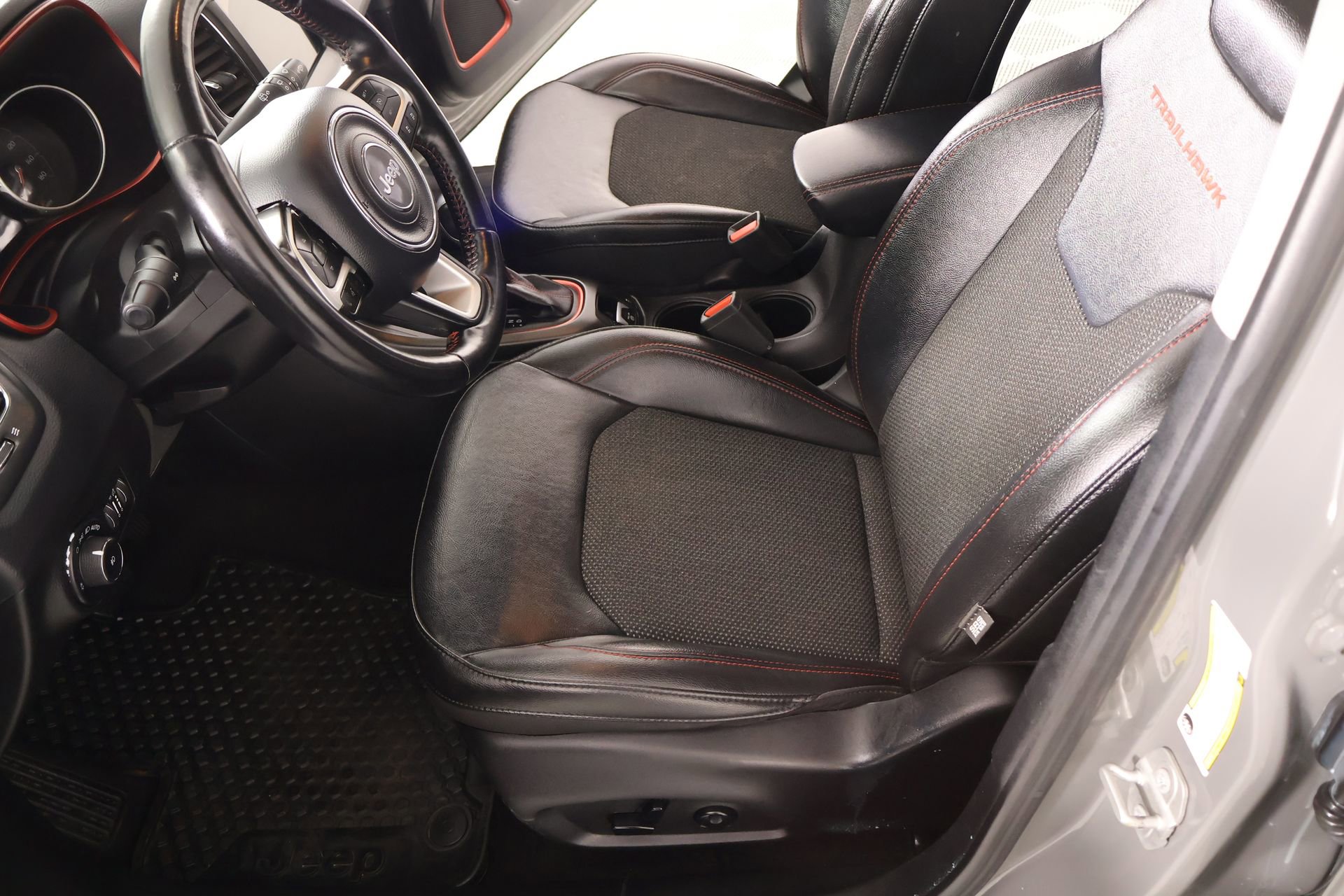 Used 2021 Jeep Compass Trailhawk w/ Convenience Group image 11