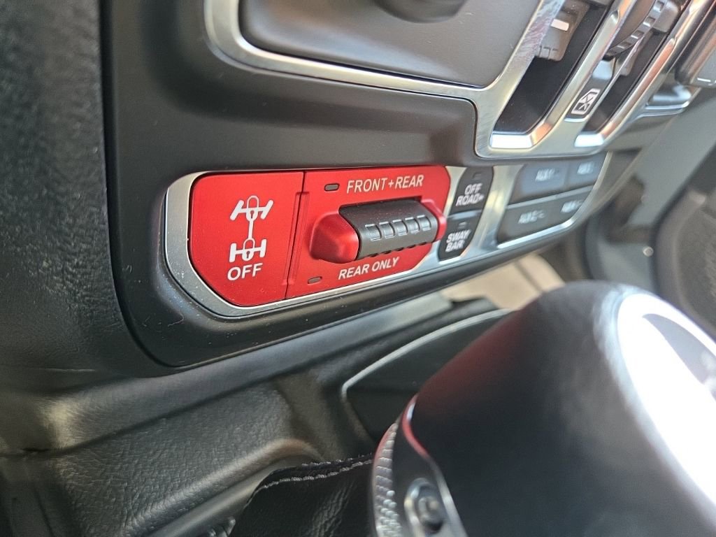 Used 2025 Jeep Wrangler Unlimited Rubicon 4xe image 36