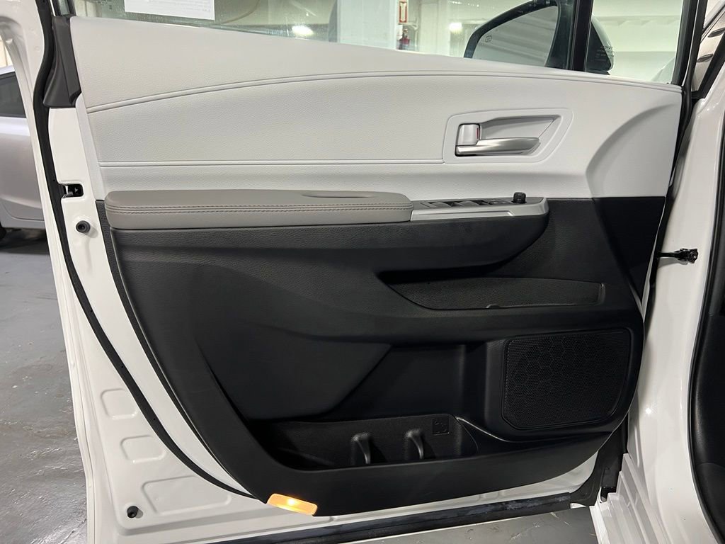 Used 2025 Toyota Sienna XLE w/ XLE Plus Package AWD/4WD image 42