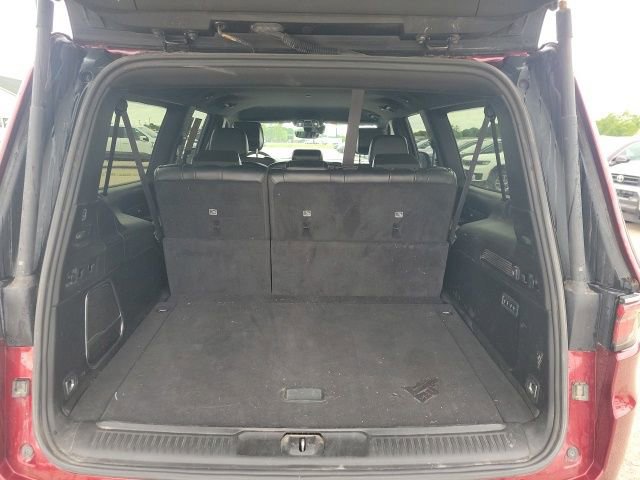 Used 2024 Jeep Wagoneer L Series II w/ Flexible Seating Group AWD/4WD image 29