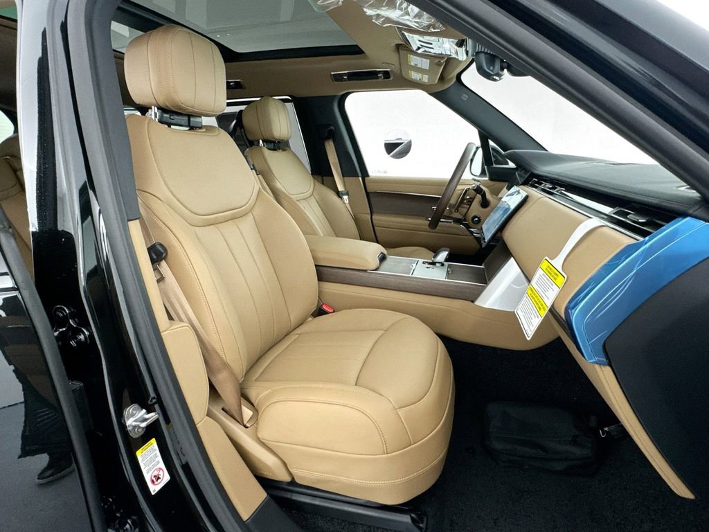 New 2026 Land Rover Range Rover Long Wheelbase SE AWD/4WD image 30