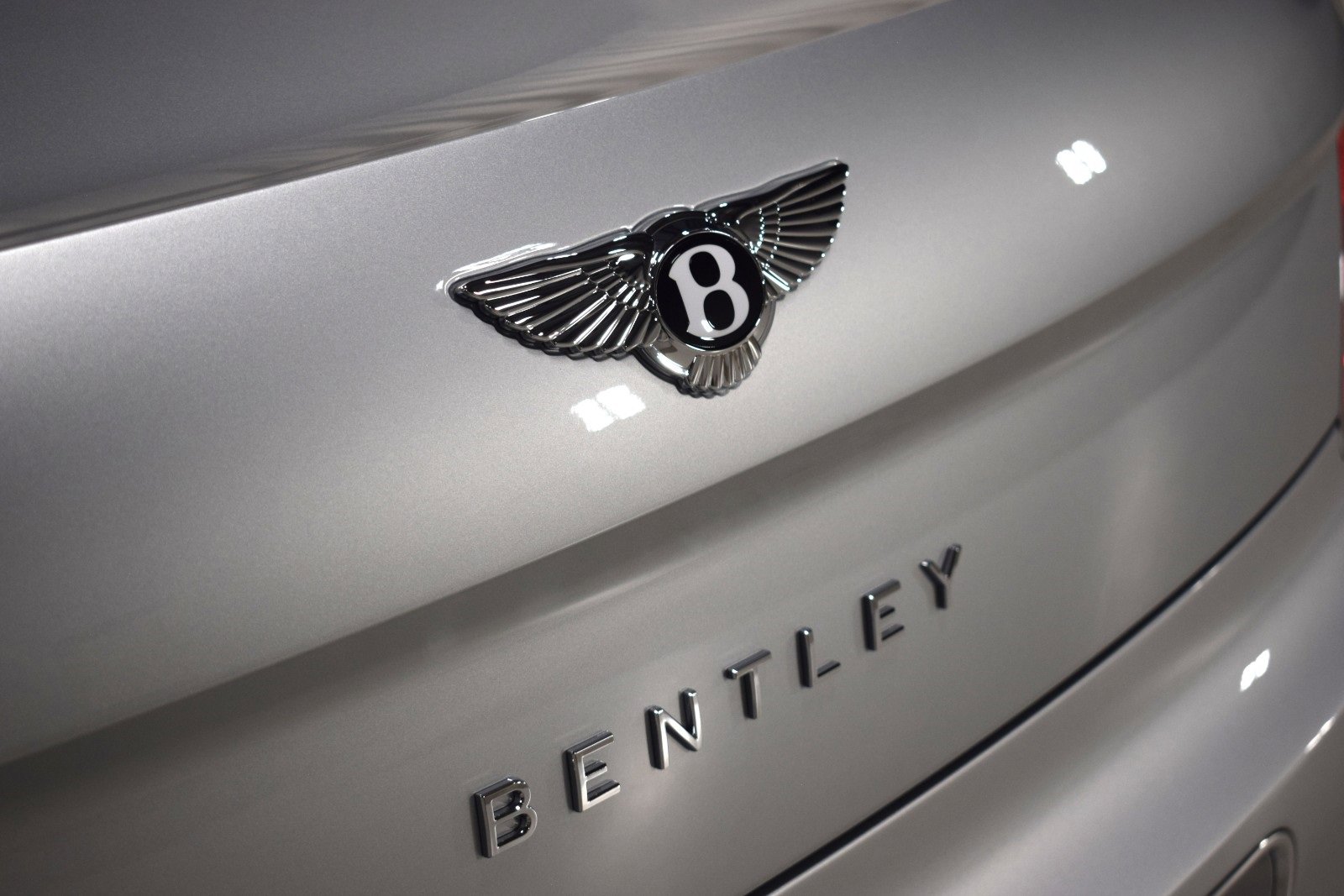 New 2026 Bentley Flying Spur Azure image 13