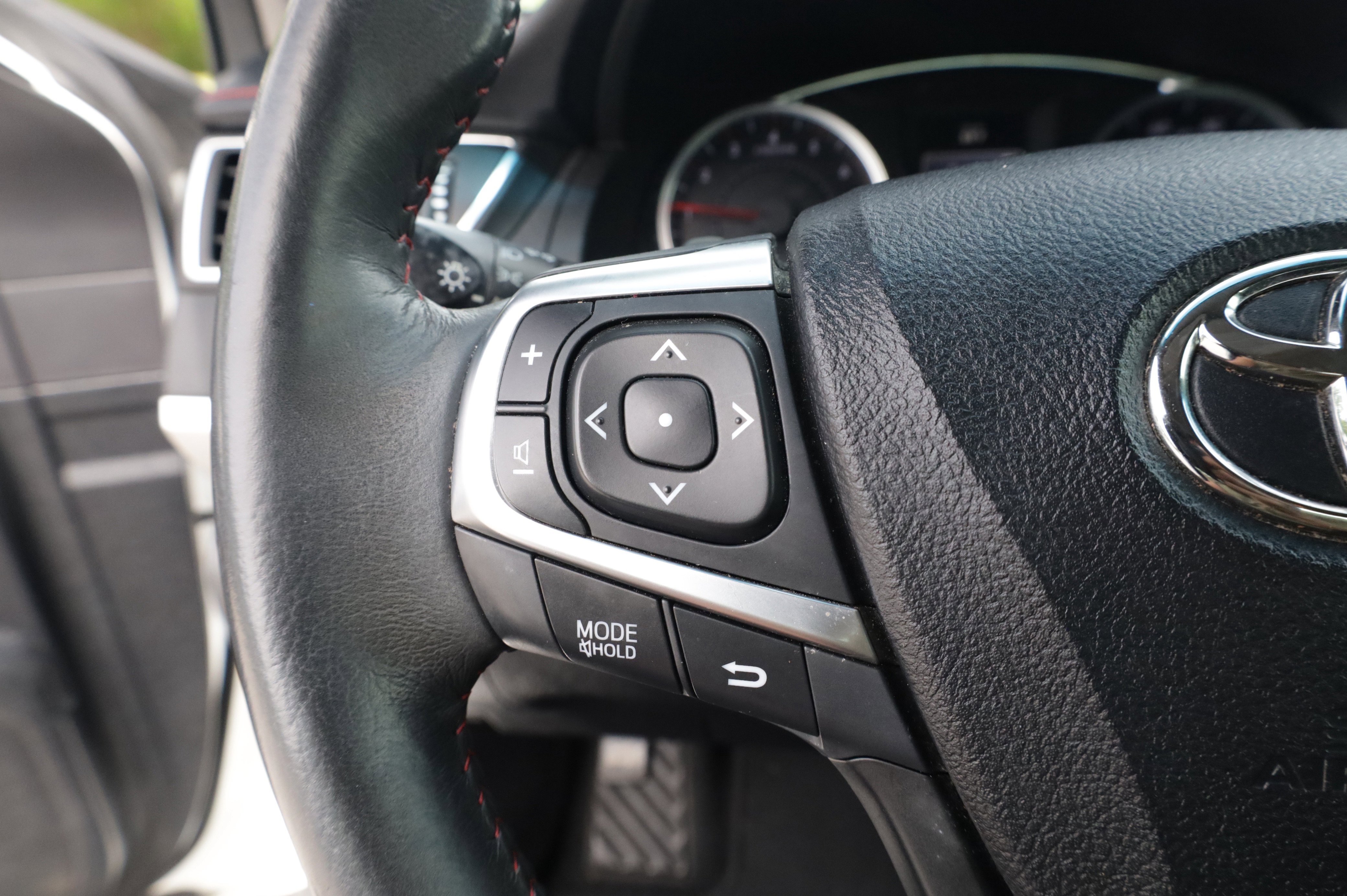Used 2017 Toyota Camry SE FWD image 18