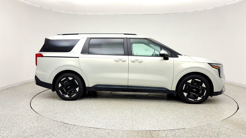Used 2025 Kia Carnival EX FWD image 4