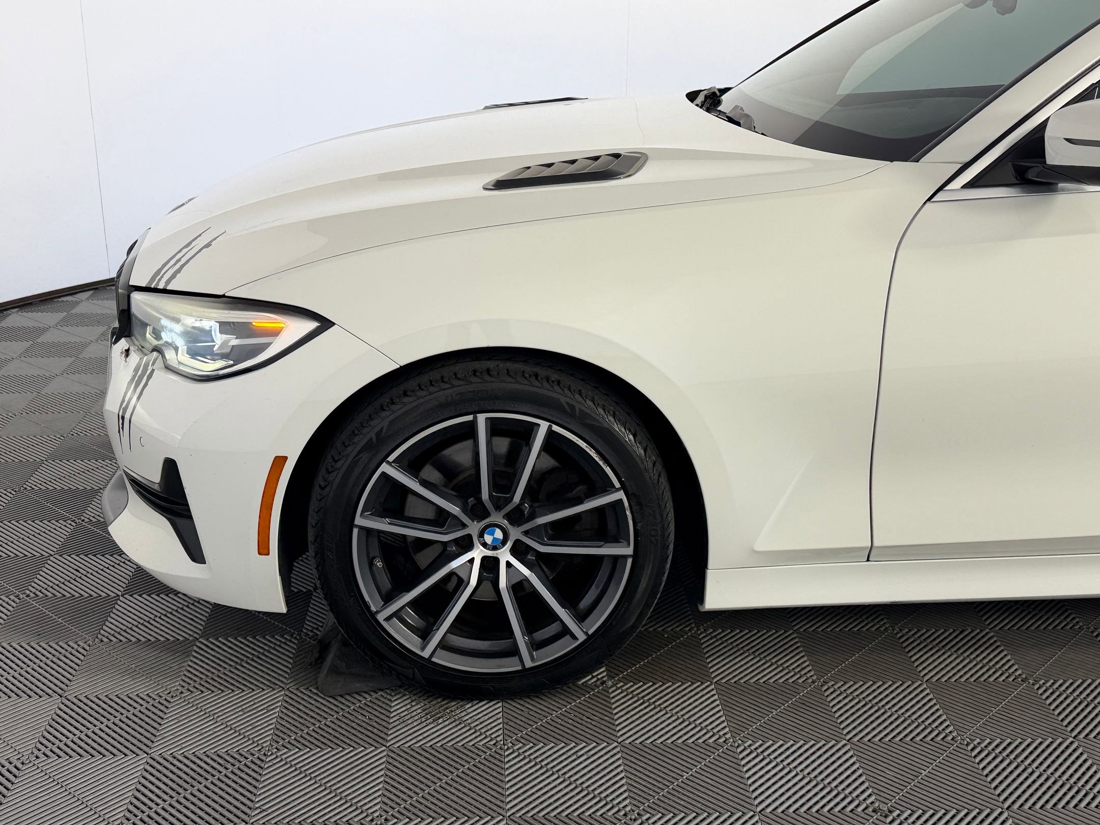 Used 2021 BMW 330i Sedan w/ Convenience Package RWD image 11